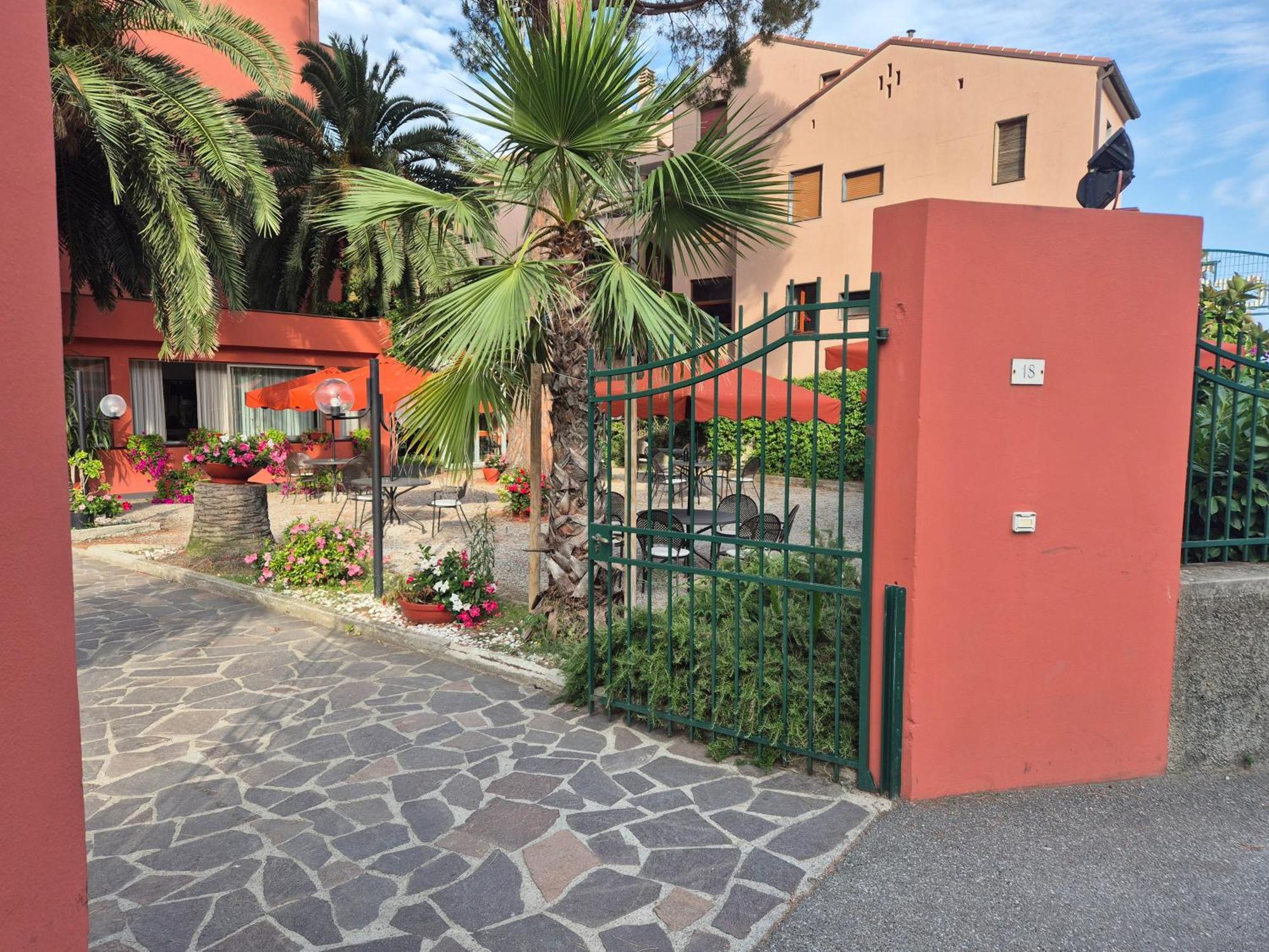 Deluxe 4 Bedrooms In Fegina Monterosso 몬테로소 알 마레 외부 사진